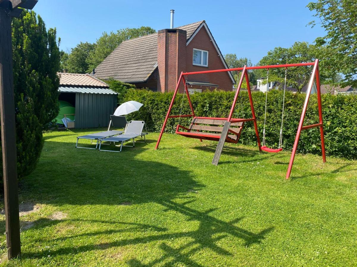 Traumhaftes Geraeumiges Ferienhaus In Meernaehe Броунисе Екстериор снимка
