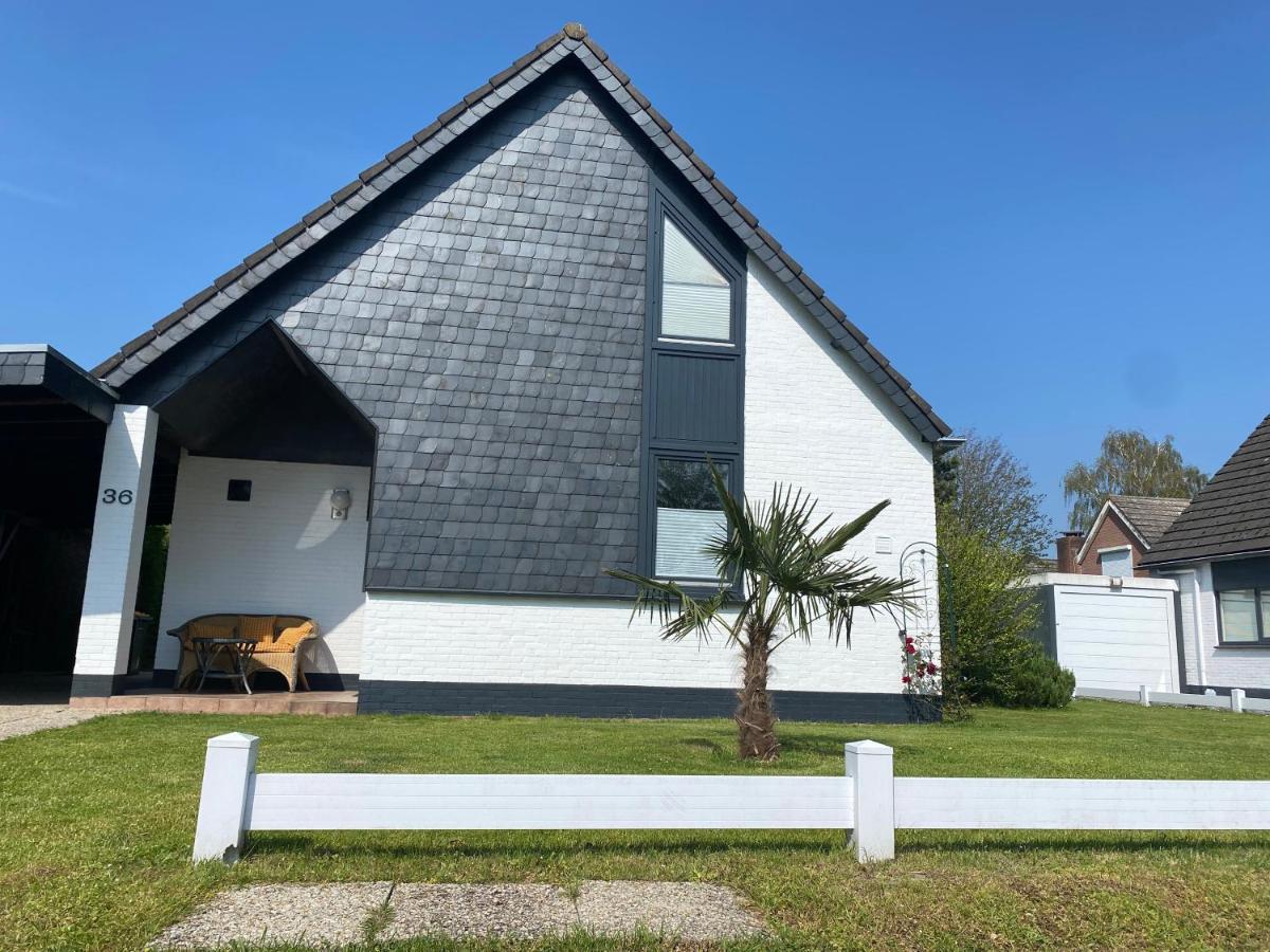 Traumhaftes Geraeumiges Ferienhaus In Meernaehe Броунисе Екстериор снимка